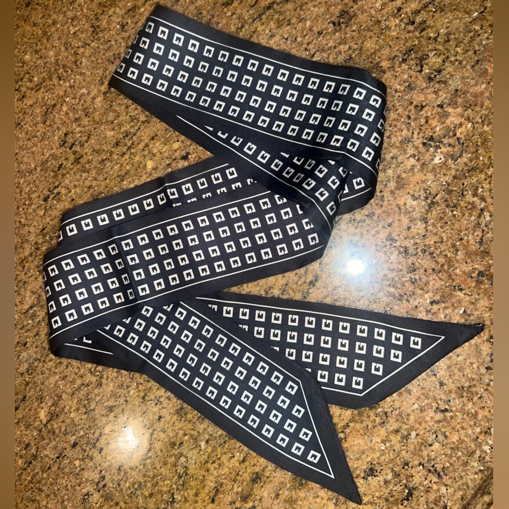 Flash Sale! long Twilly scarf